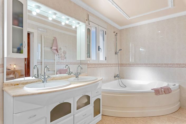 Image No.44-4 Bed Villa for sale