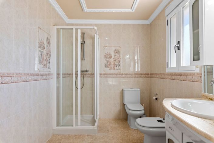 Image No.45-4 Bed Villa for sale