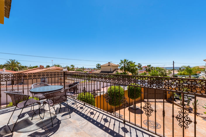 Image No.36-4 Bed Villa for sale