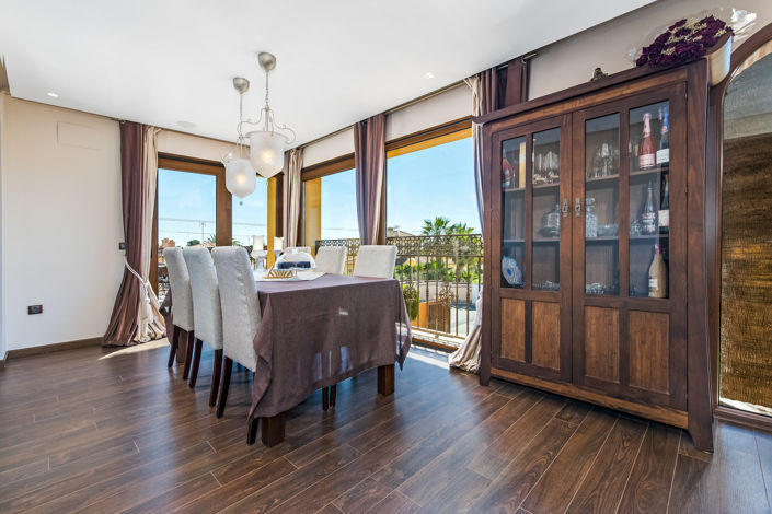 Image No.7-4 Bed Villa for sale