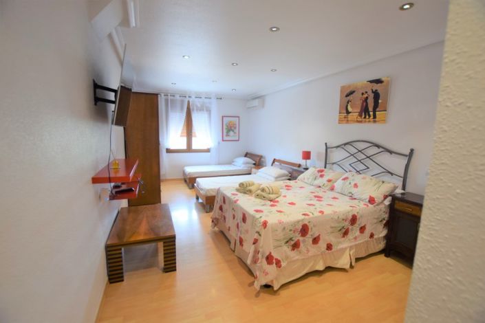 Image No.16-5 Bed Villa for sale