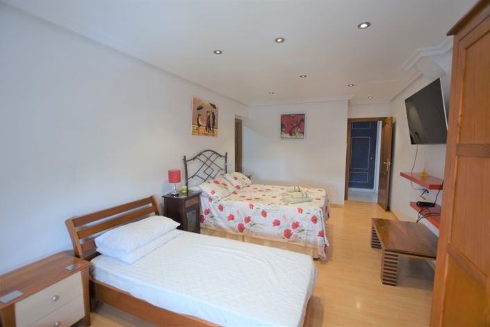 Image No.18-5 Bed Villa for sale