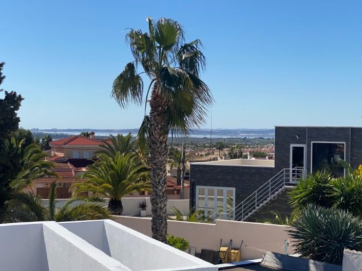 Image No.3-3 Bed Villa for sale