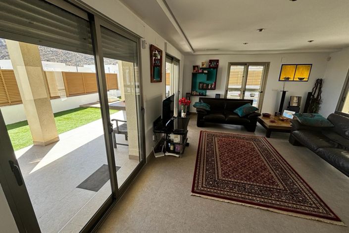 Image No.8-3 Bed Property for sale