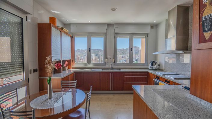 Image No.17-5 Bed Apartment for sale