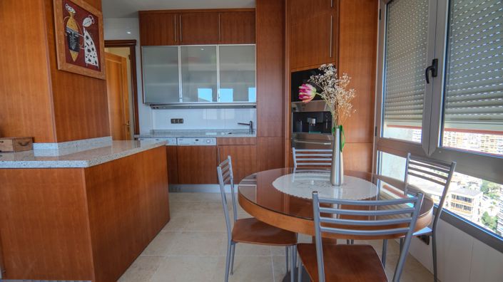 Image No.24-5 Bed Apartment for sale