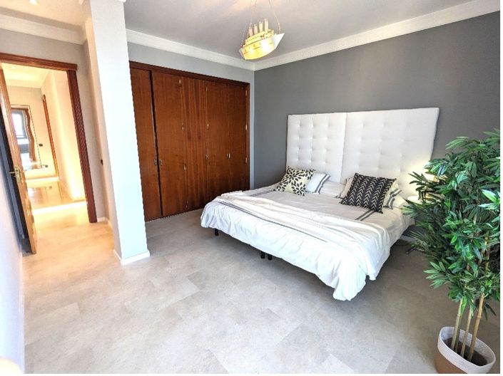 Image No.39-5 Bed Apartment for sale