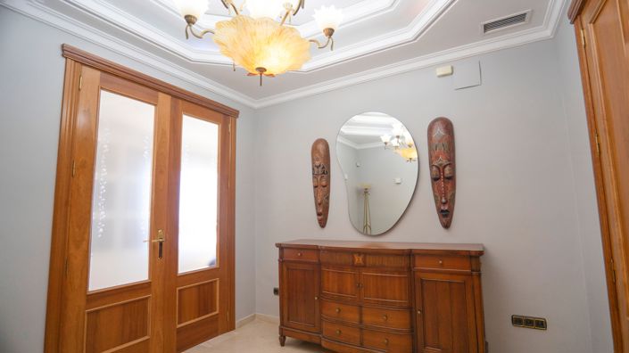 Image No.50-5 Bed Apartment for sale