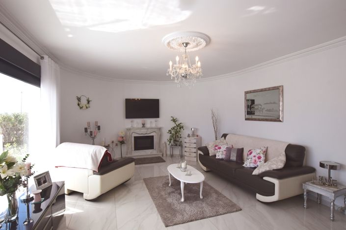 Image No.17-3 Bed Villa for sale