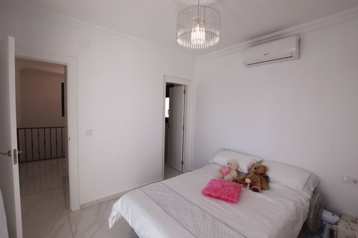 Image No.33-3 Bed Villa for sale