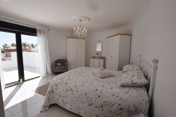 Image No.35-3 Bed Villa for sale