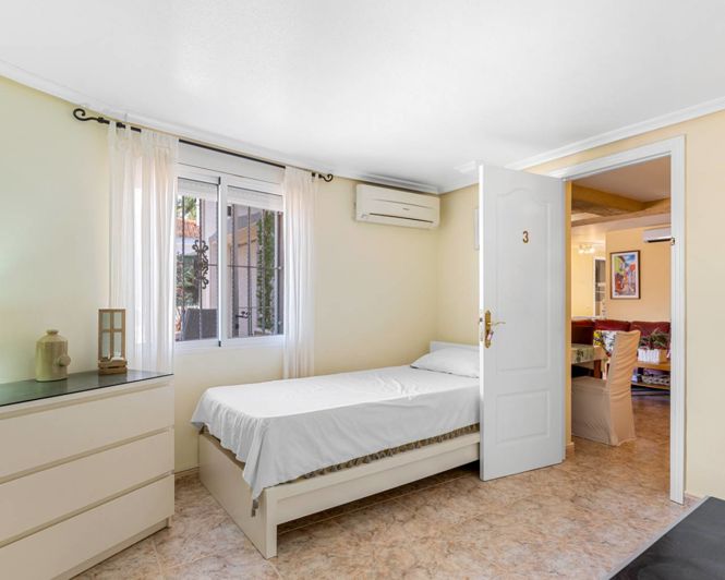 Image No.21-6 Bed Villa for sale