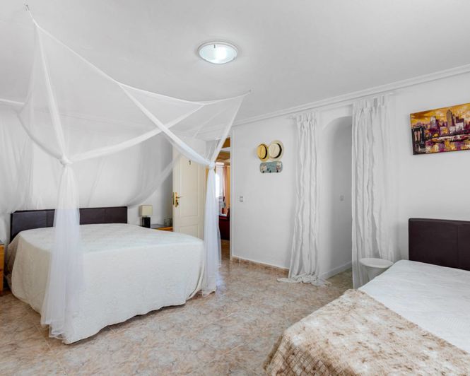 Image No.24-6 Bed Villa for sale