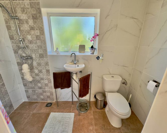 Image No.23-3 Bed Country Property for sale