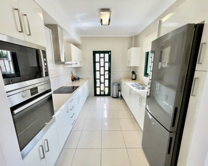 Image No.3-4 Bed Villa for sale