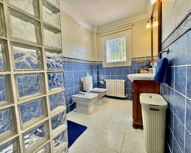 Image No.13-8 Bed Country Property for sale