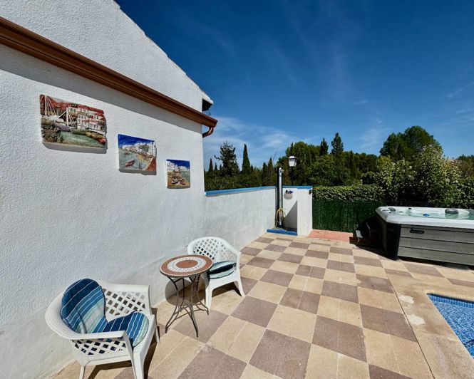 Image No.27-8 Bed Country Property for sale