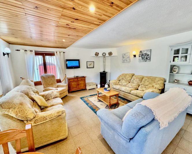 Image No.43-8 Bed Country Property for sale