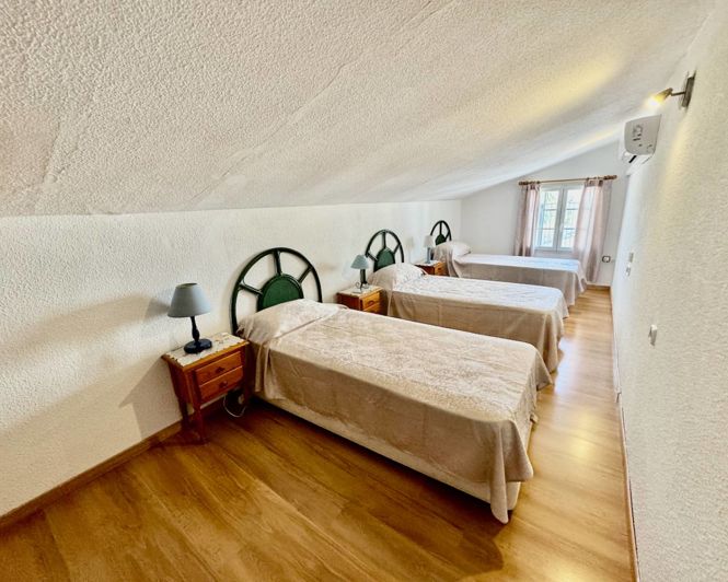 Image No.46-8 Bed Country Property for sale