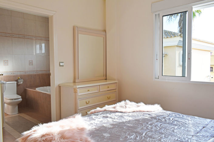 Image No.27-5 Bed Villa for sale