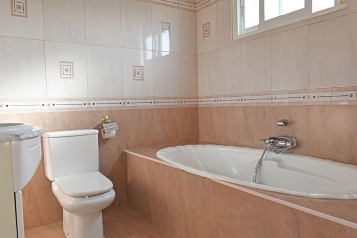 Image No.28-5 Bed Villa for sale