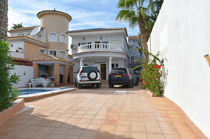 Image No.3-5 Bed Villa for sale