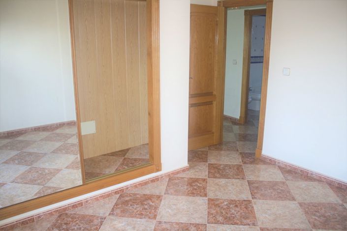 Image No.10-2 Bed Townhouse for sale