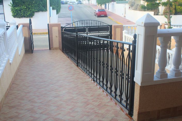 Image No.12-2 Bed Townhouse for sale