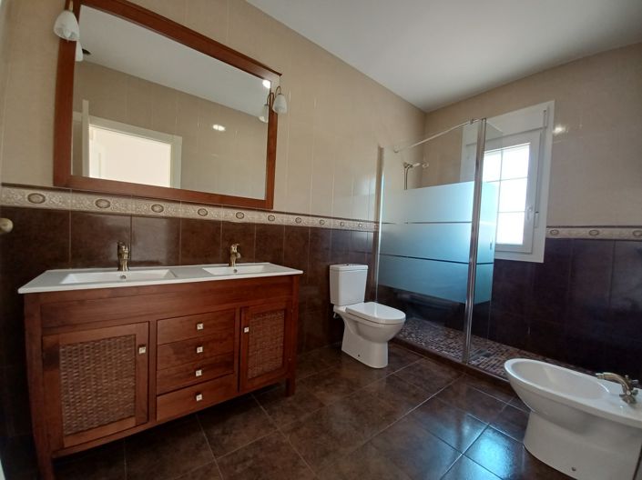 Image No.30-5 Bed Villa for sale