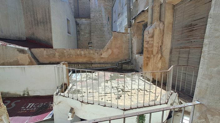 Image No.16-10 Bed Apartment for sale