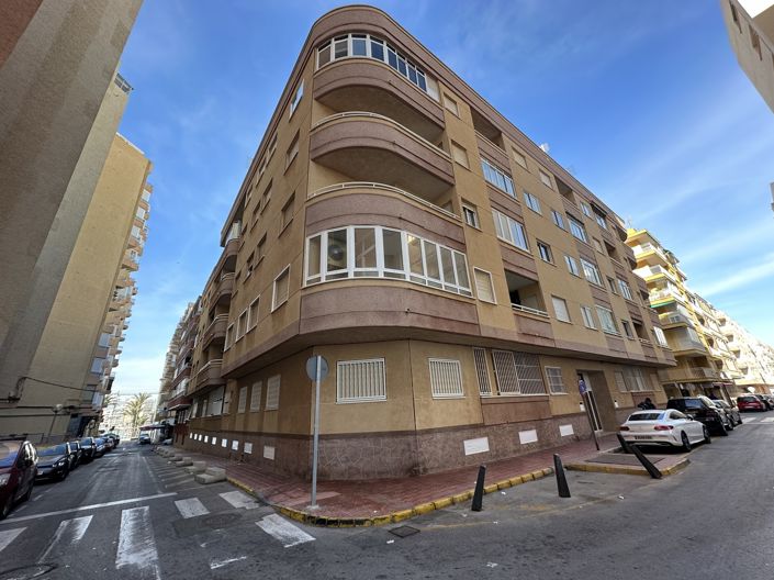 Image No.2-Appartement de 2 chambres à vendre à Torrevieja