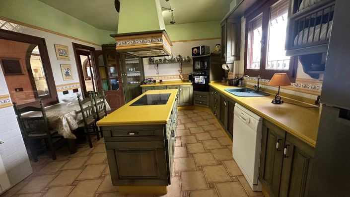 Image No.8-4 Bed Villa for sale