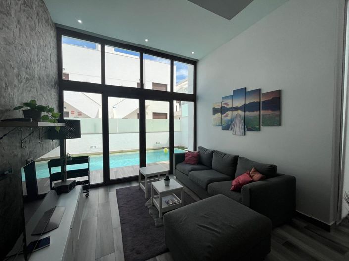 Image No.6-3 Bed Villa for sale