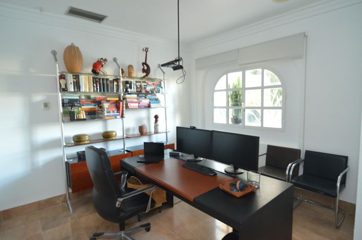 Image No.9-4 Bed Villa for sale