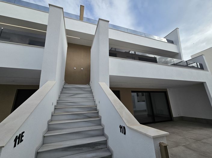 Image No.3-3 Bed Apartment for sale