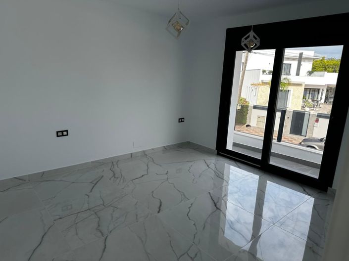 Image No.12-Villa de 4 chambres à vendre à Rojales