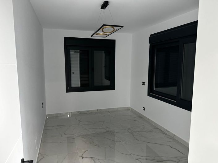 Image No.15-4 Bed Villa for sale