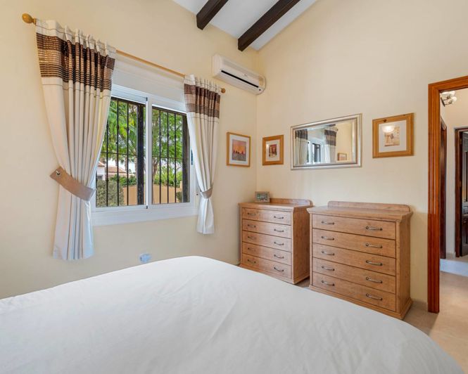 Image No.16-2 Bed Country Property for sale