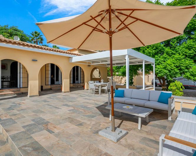 Image No.19-2 Bed Country Property for sale