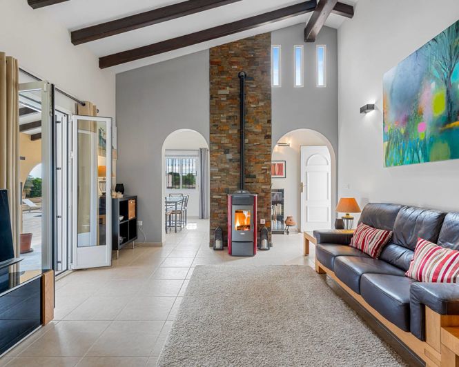 Image No.6-2 Bed Country Property for sale