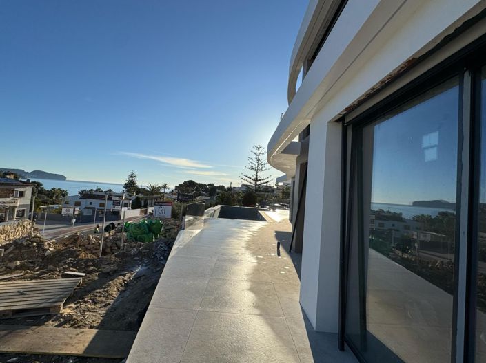 Image No.3-4 Bed Villa for sale