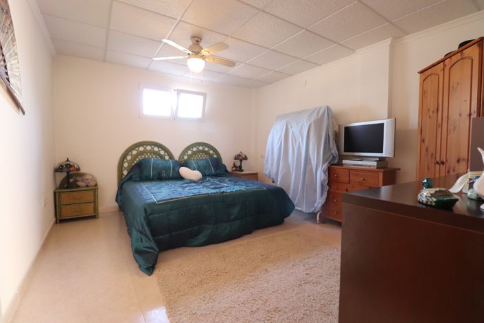 Image No.37-5 Bed Villa for sale