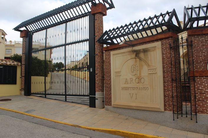 Image No.29-3 Bed Property for sale