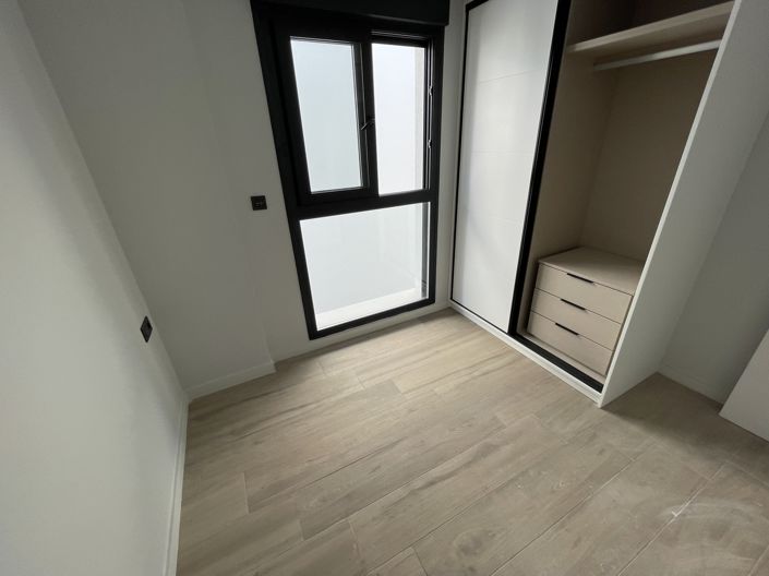 Image No.12-4 Bed Apartment for sale