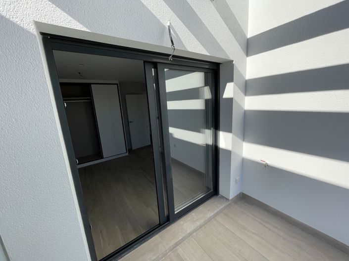 Image No.20-4 Bed Apartment for sale