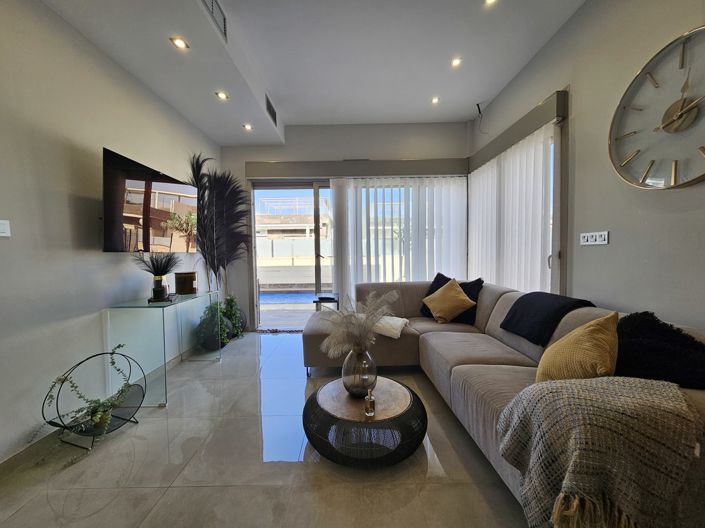 Image No.10-3 Bed Villa for sale