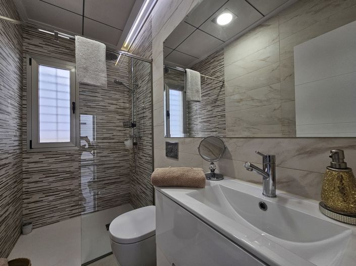 Image No.17-3 Bed Villa for sale