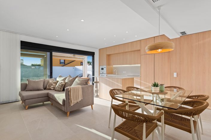 Image No.2-3 Bed Villa for sale