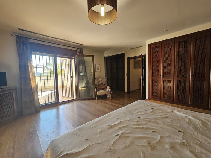 Image No.33-5 Bed Villa for sale