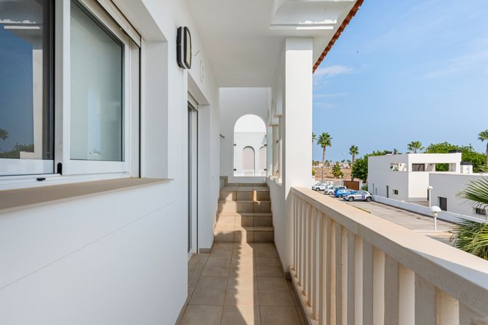 Image No.21-3 Bed Apartment for sale